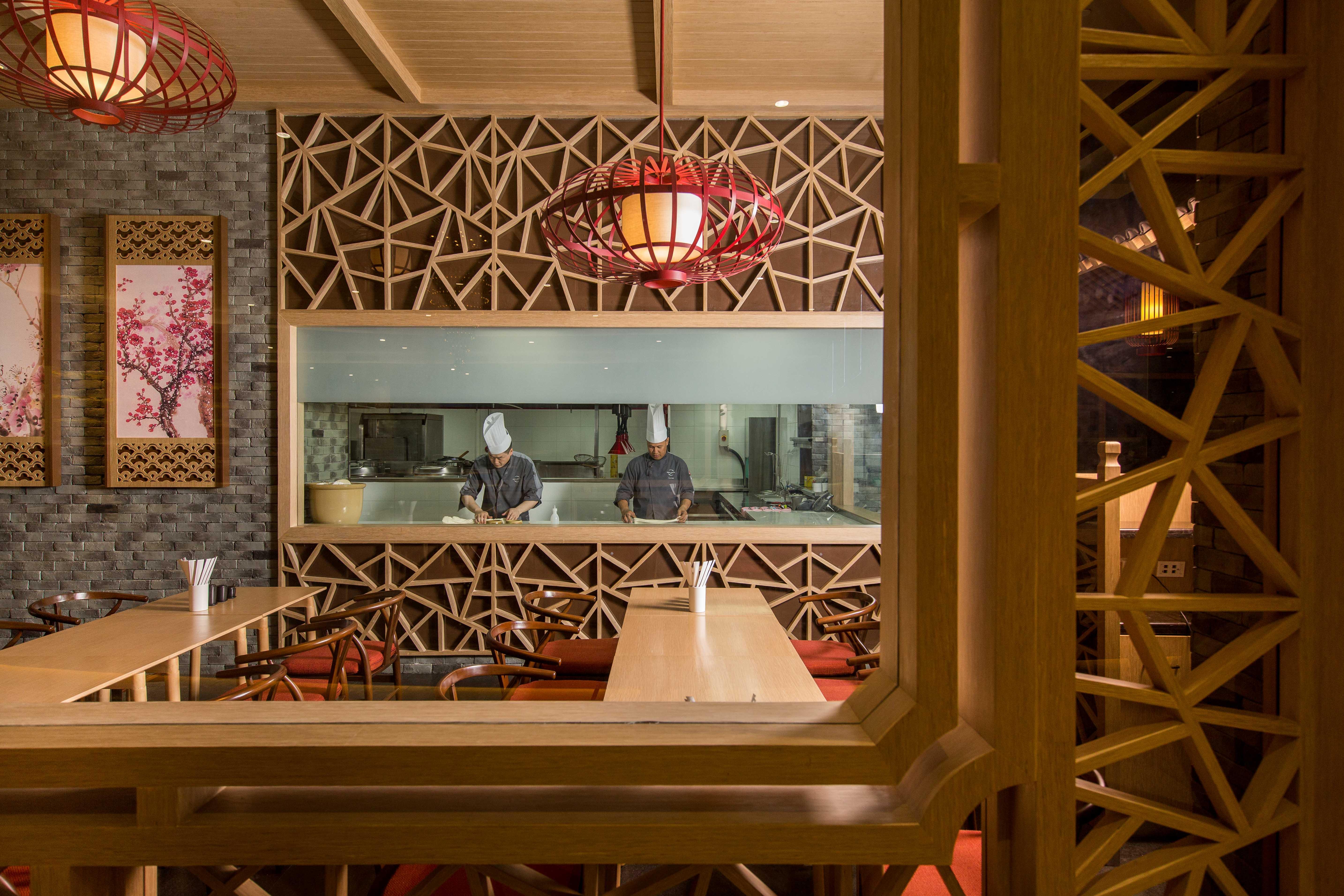 Hyatt Regency Manila City Of Dreams Paranaque City Екстериор снимка The interior of a restaurant in the hotel