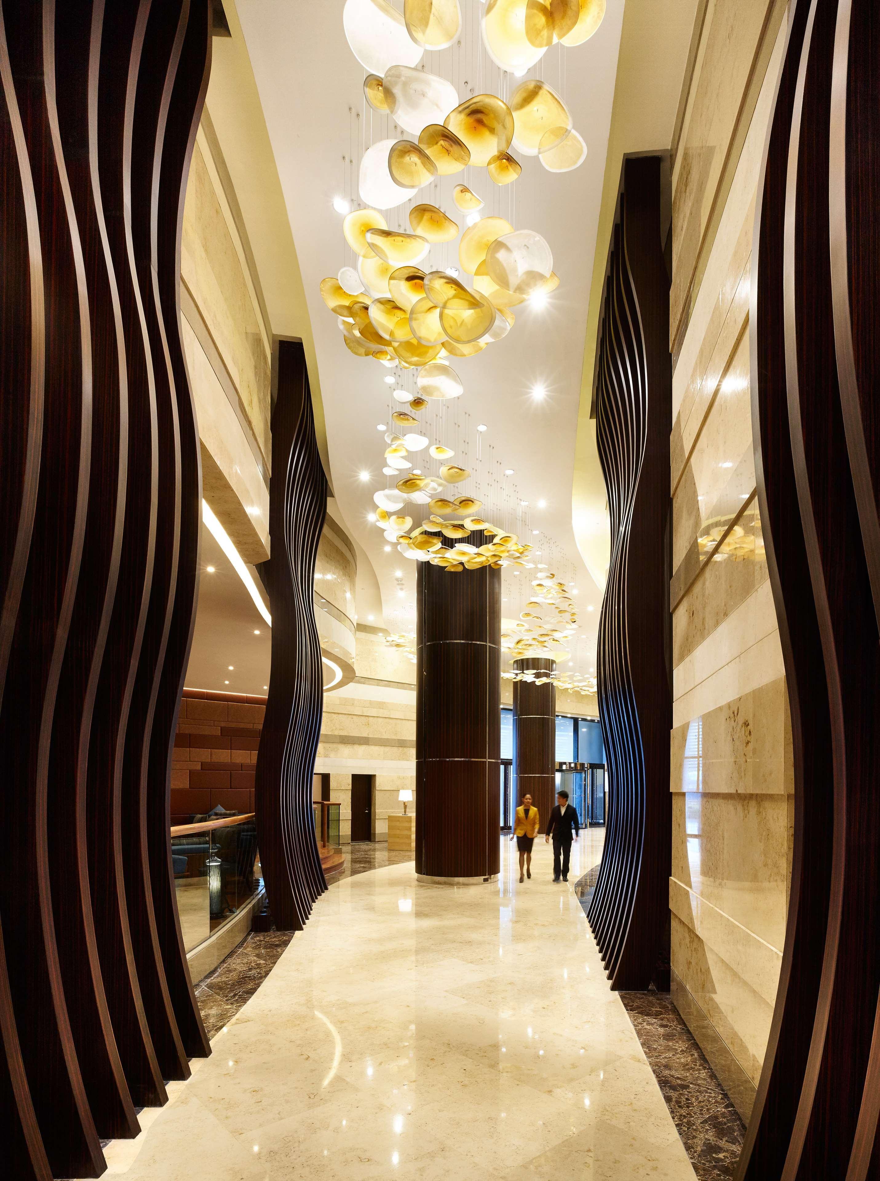 Hyatt Regency Manila City Of Dreams Paranaque City Екстериор снимка The lobby of the hotel