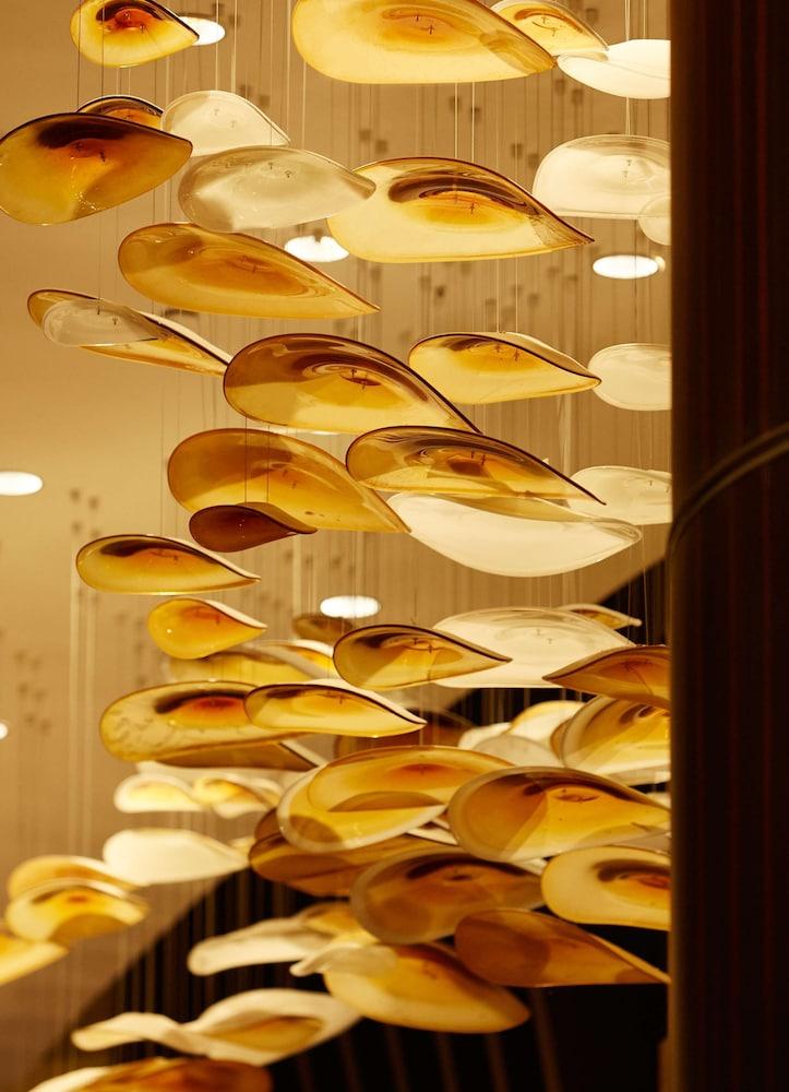 Hyatt Regency Manila City Of Dreams Paranaque City Екстериор снимка A chandelier in the lobby of the Ritz-Carlton, Tysons Corner